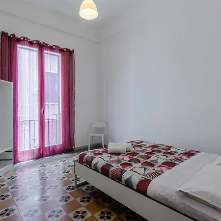 Guesthost - Apartment Palermo